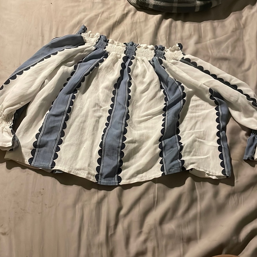 Strapless flowy crop top